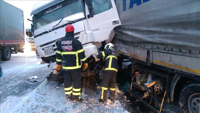 Bariyer tır´a ok gibi saplandı:1 yaralı