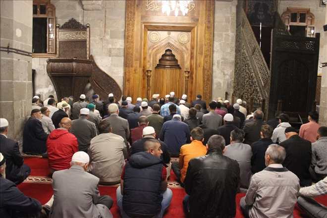 ´Barış Pınarı Harekatı´ için camilerde ´Fetih Suresi´ okundu