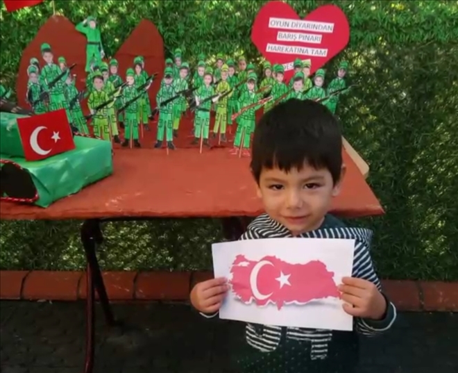 Minik öğrencilerden Barış Pınarı Harekatı´na tam destek
