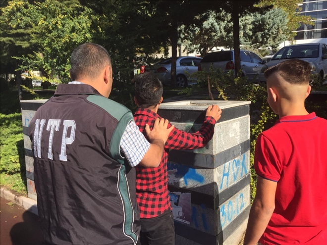 Aksaray´da okul çevrelerinde narkotik denetimi