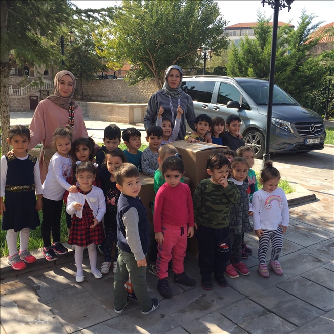 Minik yüreklerden´Giysi Kumbarası Projesi´ne destek