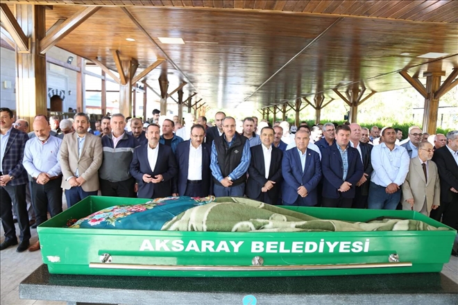 Eski Gümrük ve Ticaret Bakanı Cenap Aşçı´nın annesi son yolculuğuna uğurlandı