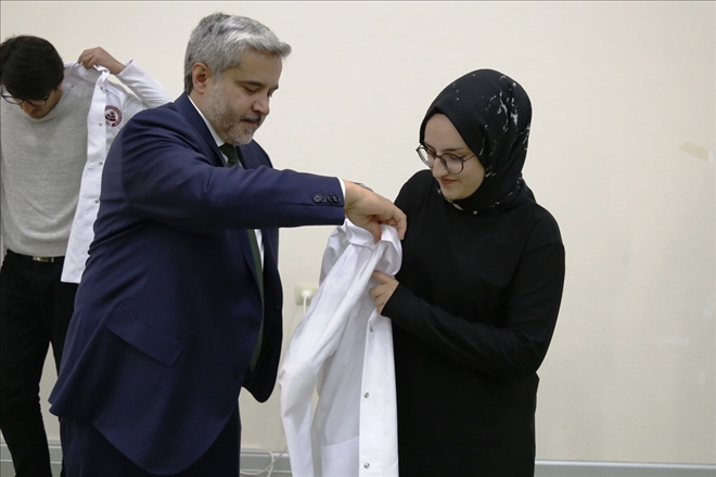 Veteriner Fakültesi´ne katılan 41 öğrenci beyaz önlük giydi