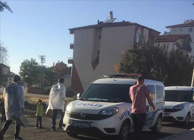 Üniversite öğrencisi kaldığı  otel´de  intihar etti