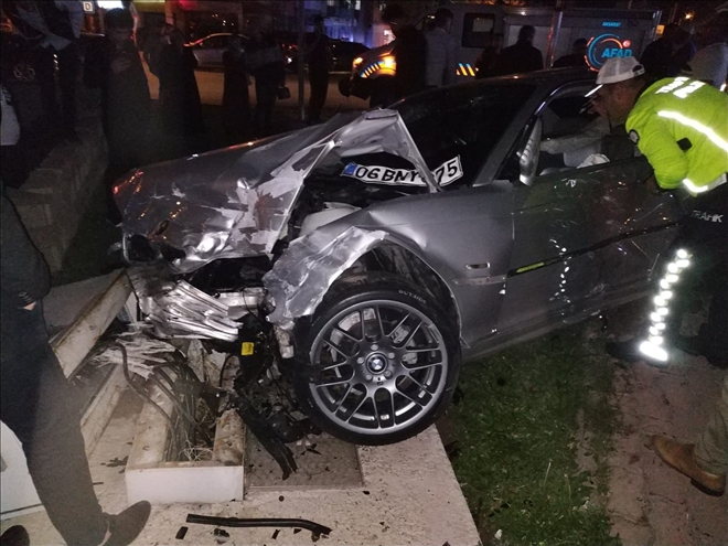 Aksaray´da 2 otomobil çarpıştı:5 yaralı