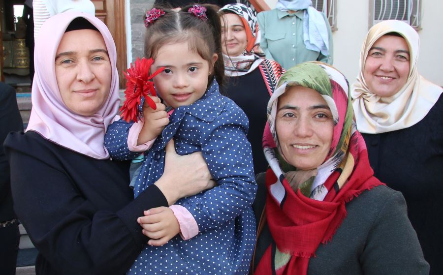 Işıl Mantı engelli dernekleri yöneticileri ve ailelerle biraraya geldi