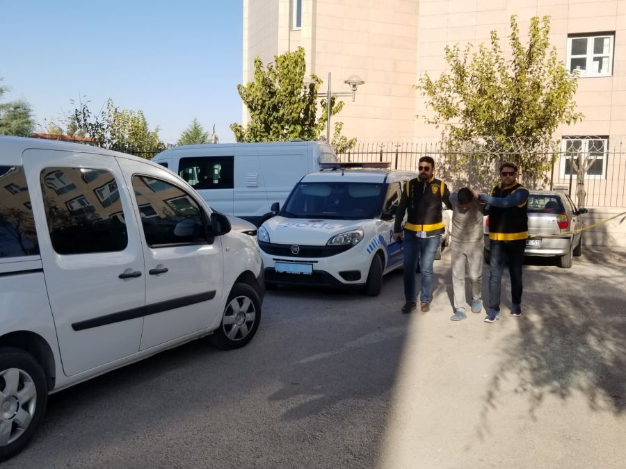 Evden hırsızlık şüphelisi tutuklandı