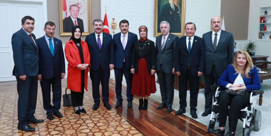 Sağlık Bakanı Koca, TBMM Araştırma Komisyonu Üyeleri ile Bir Araya Geldi