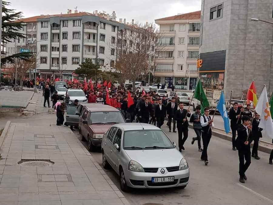 Aksaray Ülkü Ocakları Şehitler İçin Yürüdü