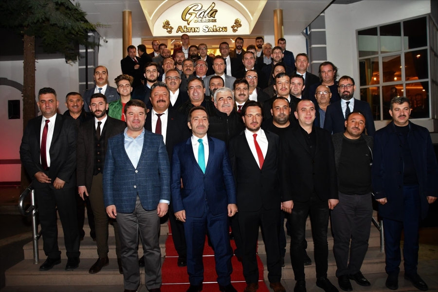 Siyah Beyazlı Camia İçin Yardım Yemeğinde Buluştular