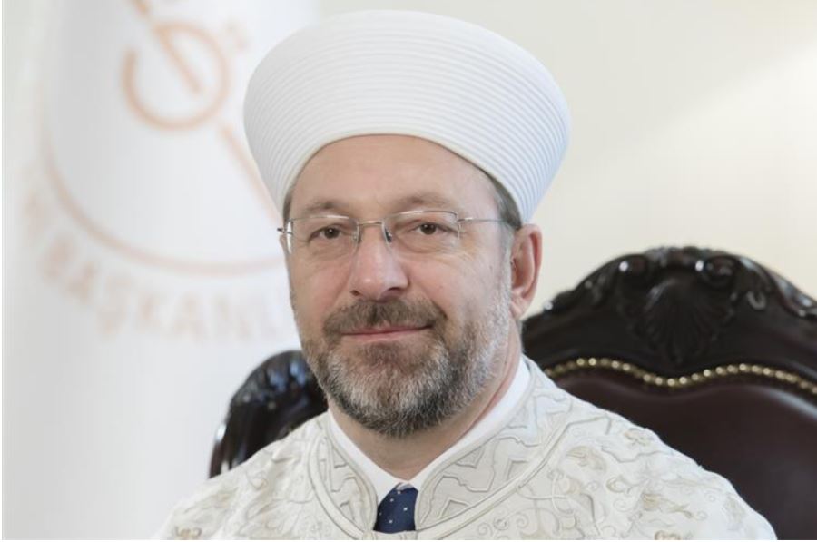 Cami ve mescitlerde namaz kılınması için yapılan sabit oturaklar kaldırılacak
