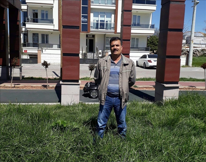 Yolda bulduğu parayı polis Merkezine teslim etti