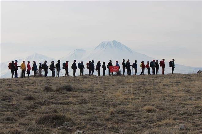 Aksaray´lı dağcılardan bahar mevsiminde ilk yürüyüş