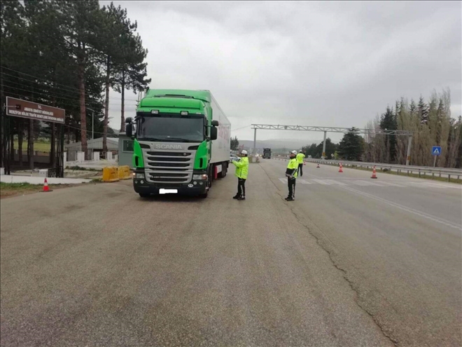 Şehirlerarası Ağır Yük Taşıyan Araçlar Denetlendi