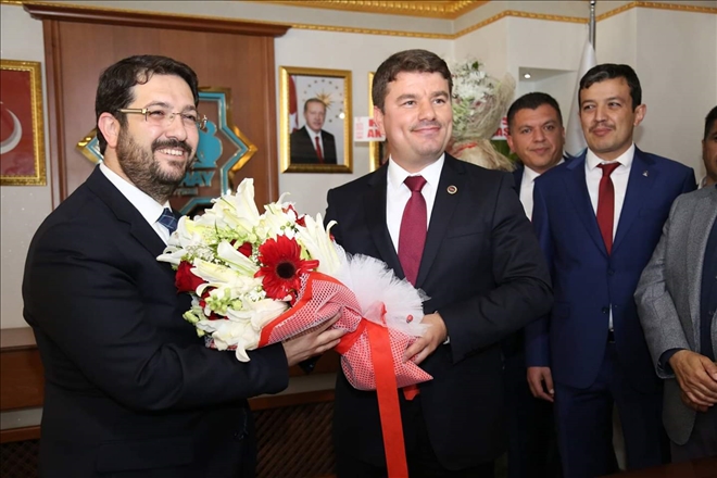 Aksaray Belediye Başkanı Evren Dinçer görevi devraldı