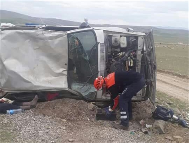  Aksaray´da düğün konvoyunda feci kaza:1 ölü,4 yaralı