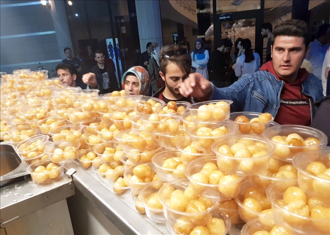 Trafik kazasında yaşamını yitiren Sevgi Önder anısına lokma dağıtıldı