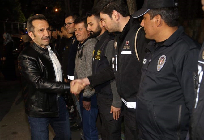 Vali Ali Mantı Polis Kontrol Noktasında Sahur Yaptı