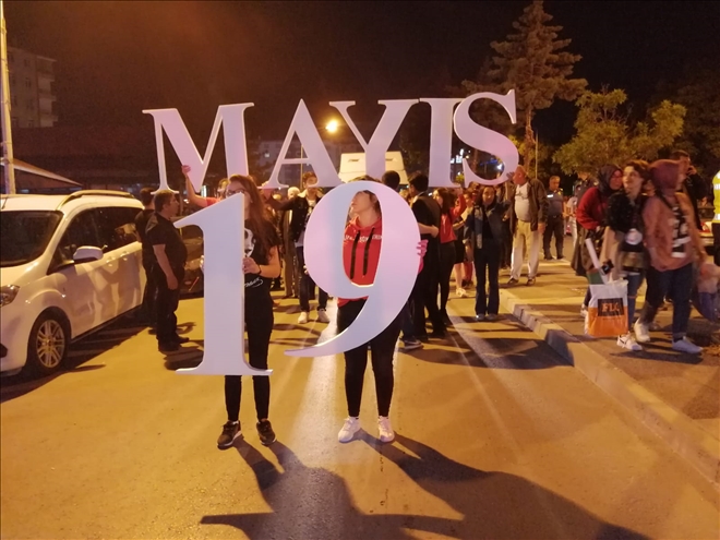 Aksaray´da fener alaylı 19 Mayıs kutlaması