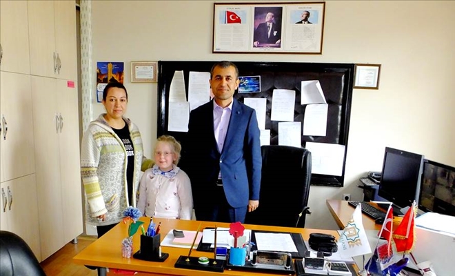 Yarışmada kazandığı ödülü Yemen´e bağışladı
