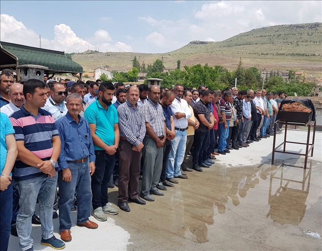 Silahlı saldırıda yaşamını yitiren Mehmet Bezgen toprağa verildi