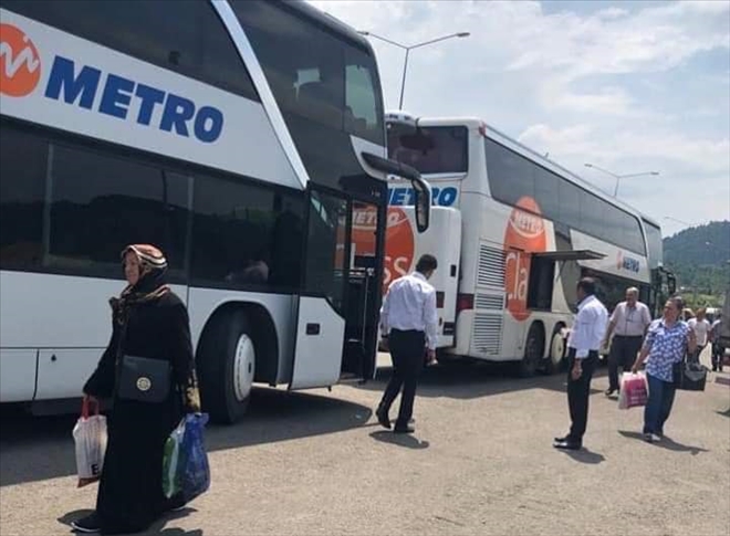 500 Aksaray´lı oy kullanmak için İstanbul´a yolcu edildi