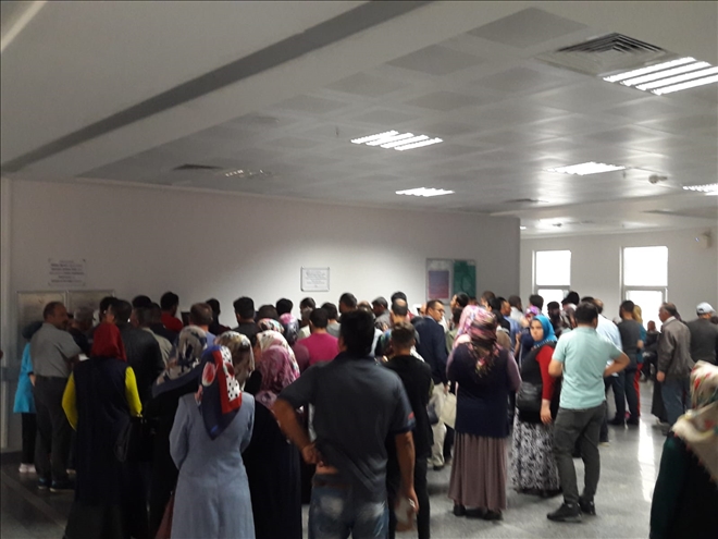 Hastanede kuyruk çilesi devam ediyor