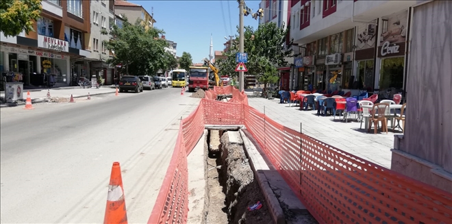 Elektrik hatları yer altına alınıyor