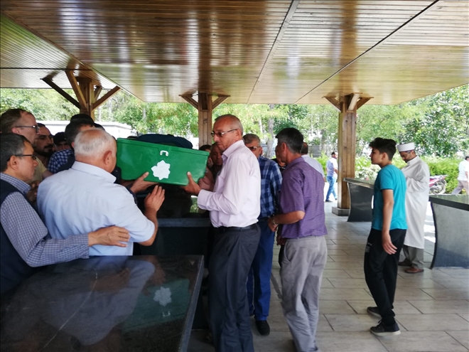 Kazada yaşamını yitiren yaşlı kadın son yolculuğuna uğurlandı