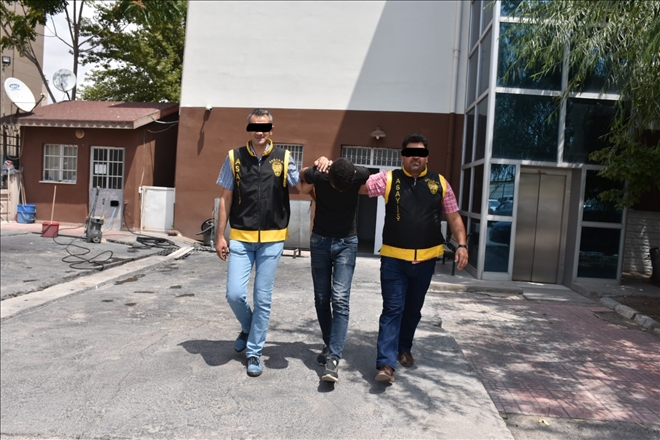 Bıçaklama olayının failleri hakim karşısına çıkarıldı