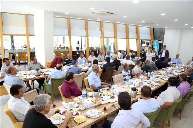 Başkan Dinçer 48 mahalle muhtarı ile istişare toplantısında buluştu