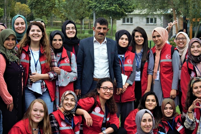 Gençler ´Damla Projesi´ ile gönüllere dokunuyor