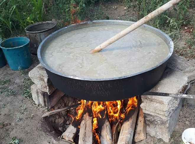 Pekmez kazanları kuruldu