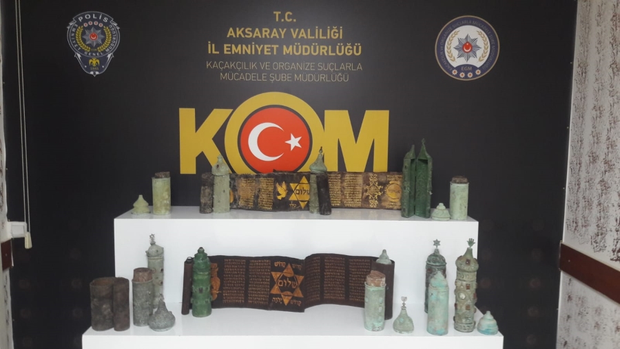 Çekici üzerindeki otomobilde 