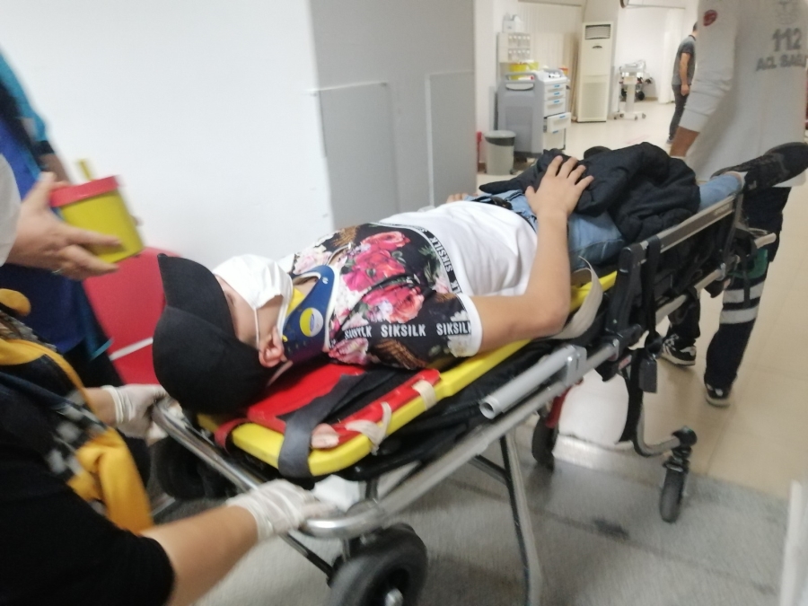 Arıza yapan otomobil yoldan çıktı