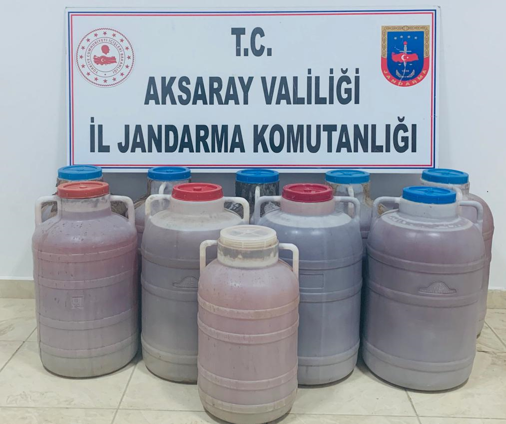 Evinde kaçak alkol imalatı ve ticareti yapan şahıs gözaltına alındı