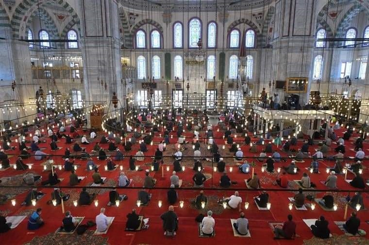 Cuma namazı sonrası bütün camilerde yağmur duası edilecek