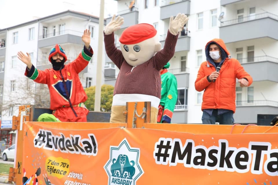 Mobil konser aracından 