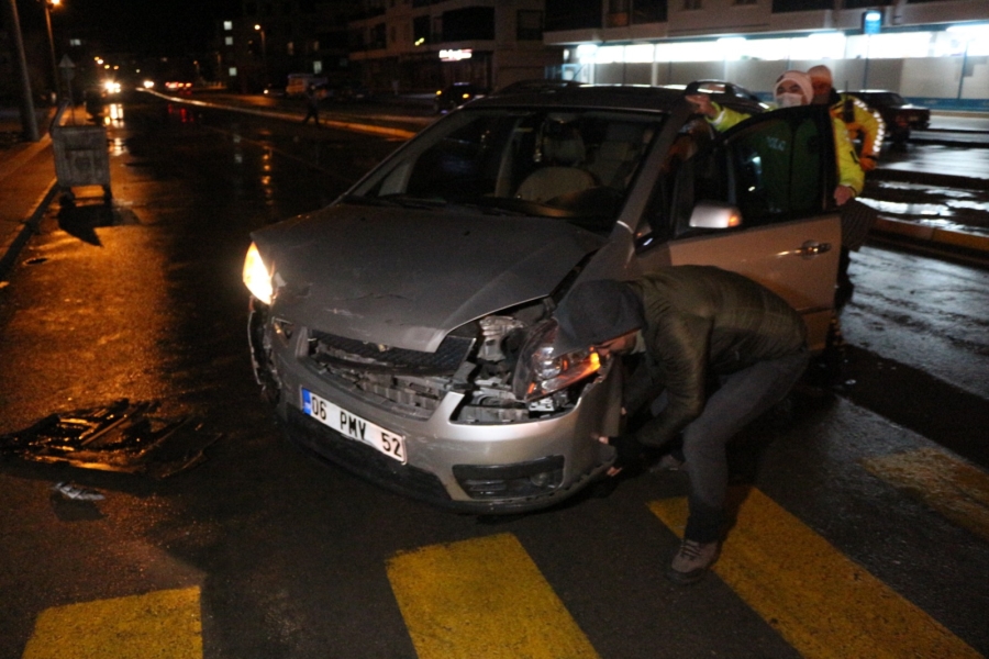 Trafik kazasında 4 kişi yaralandı