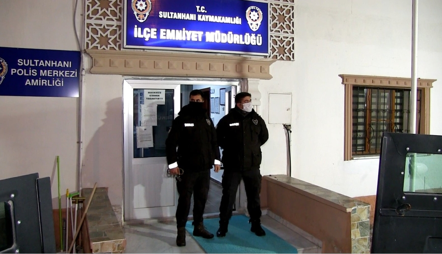 Tarihi halı hırsızları suçüstü yakalandı:4 tutuklama