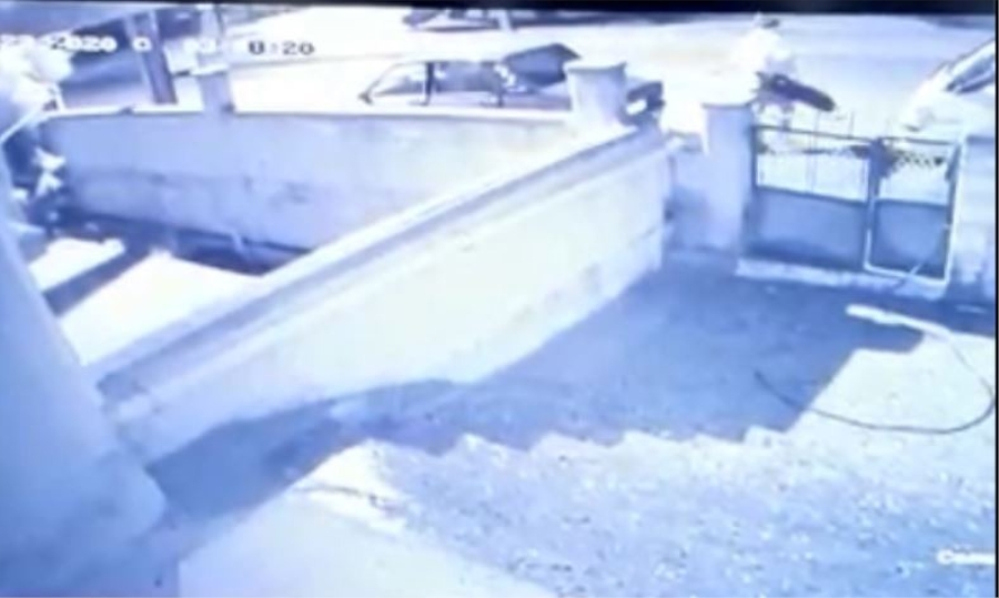 Korkusuz otomobil hırsızı güvenlik kameralarına yakalandı