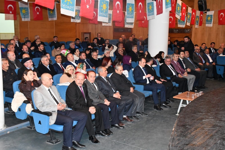 İYİ Parti kongresini şehitlere kur