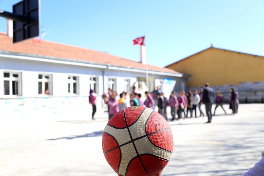 Başkan Dinçer öğrencilerin isteğini geri çevirmedi