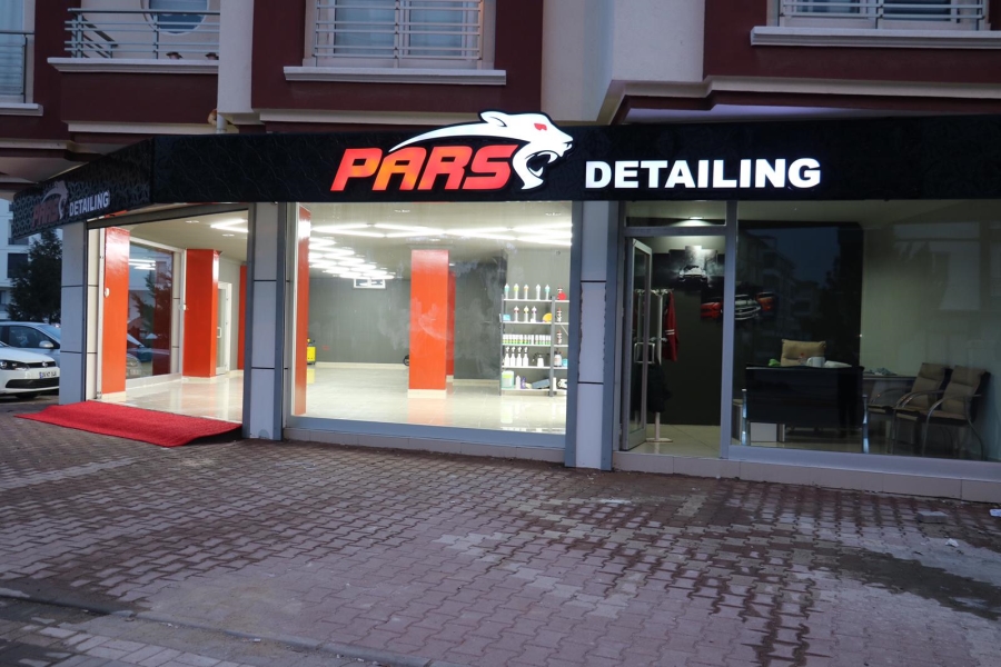 Araçları ücretsiz dezenfekte ediyor