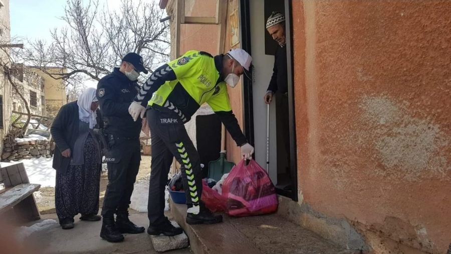 65 Yaş Üstü Vatandaşların İhtiyaçlarını Vefa Sosyal Destek Grubu Karşılıyor