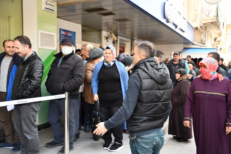 Israrla sokakta kalan 65 yaş üstü vatandaşlara 392 TL ceza kesildi