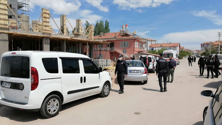 İnşaatta kendini asarak yaşamına son verdi