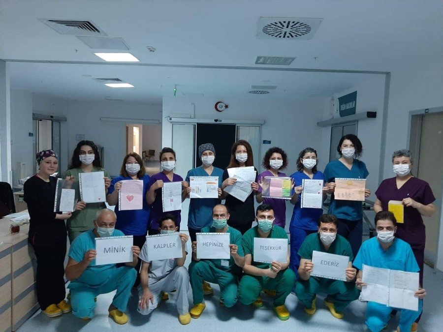 Minik kalplerden sağlık çalışanlarına destek mektubu