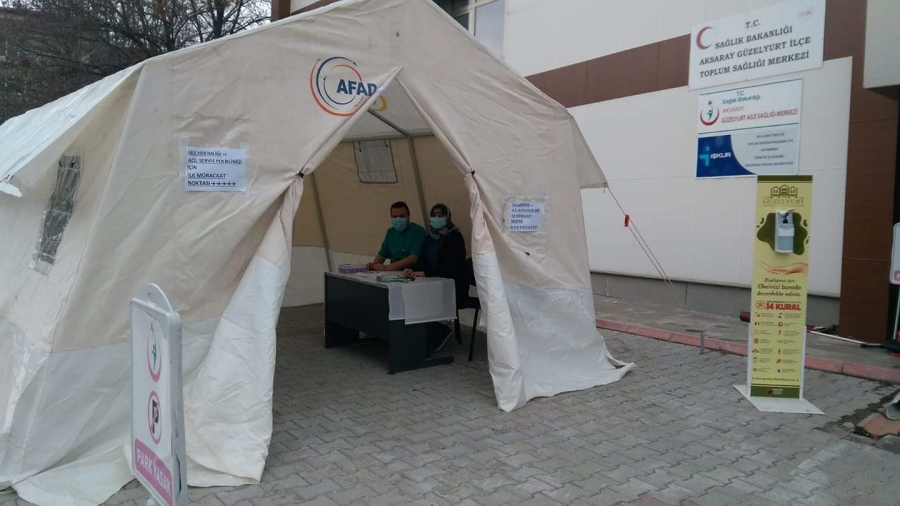 Hastane bahçesine triaj çadırı kuruldu