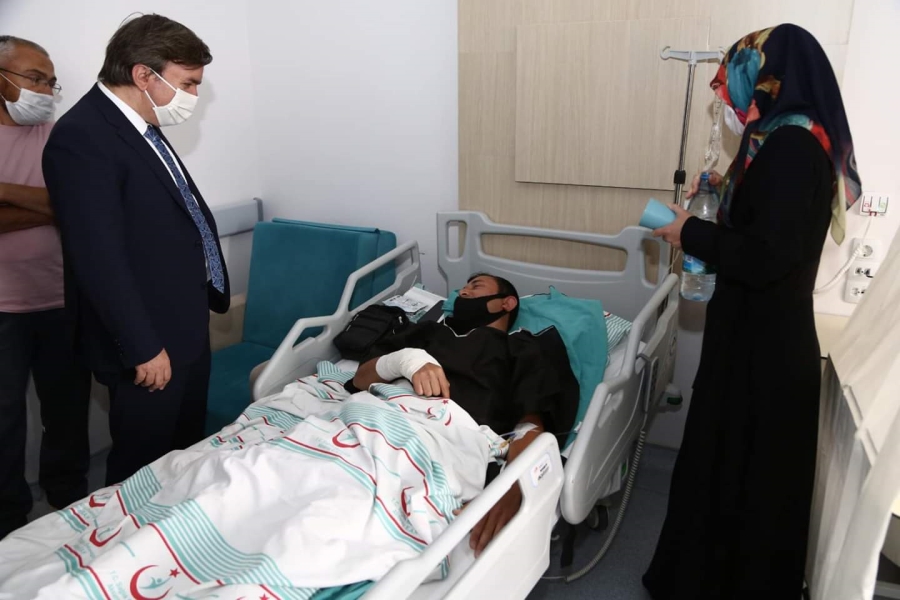 Vali Aydoğdu Ayağının Tozuyla Ziyaretlere Başladı